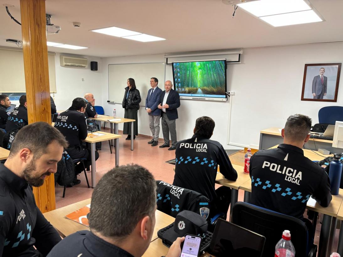 Agentes de la policía local de Tomelloso y del resto de CLM participan en la Escuela de Protección Ciudadana