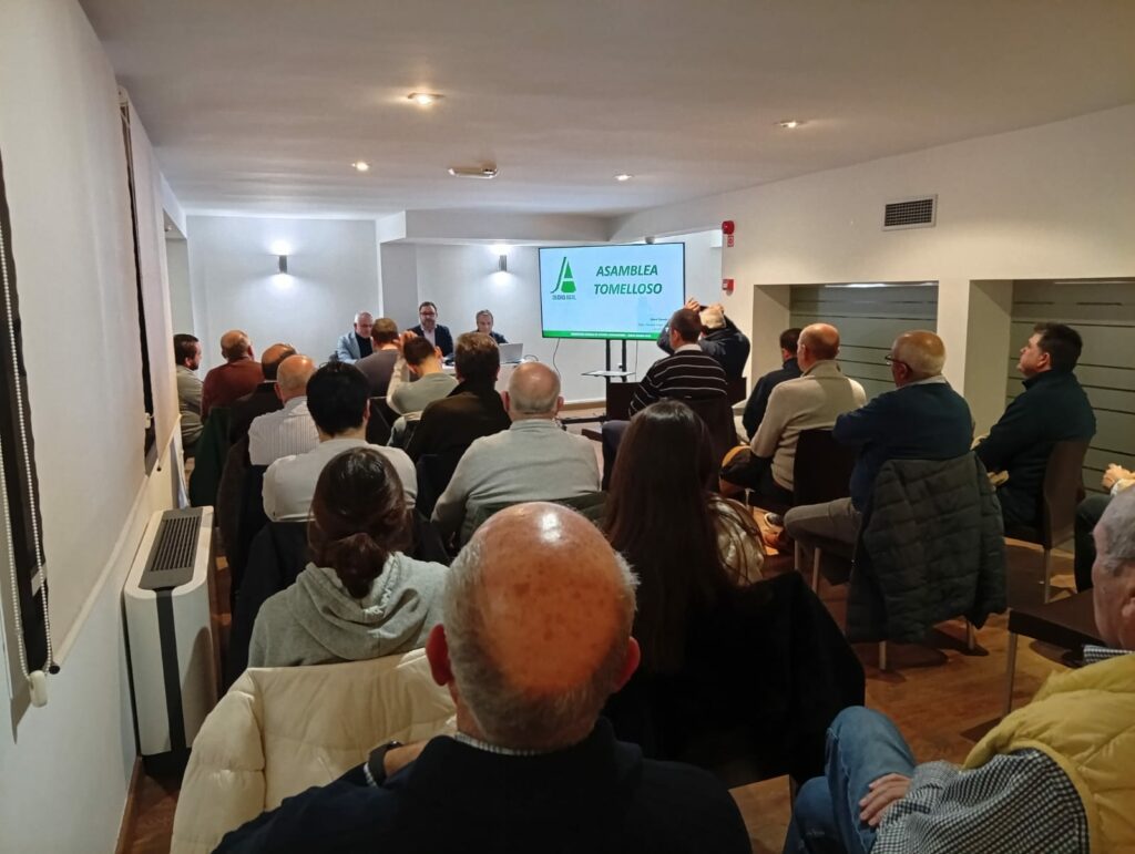 El sector vitivinícola es el protagonista en la asamblea informativa que ASAJA ha celebrado en Tomelloso 1 asamblea asaja en tomelloso