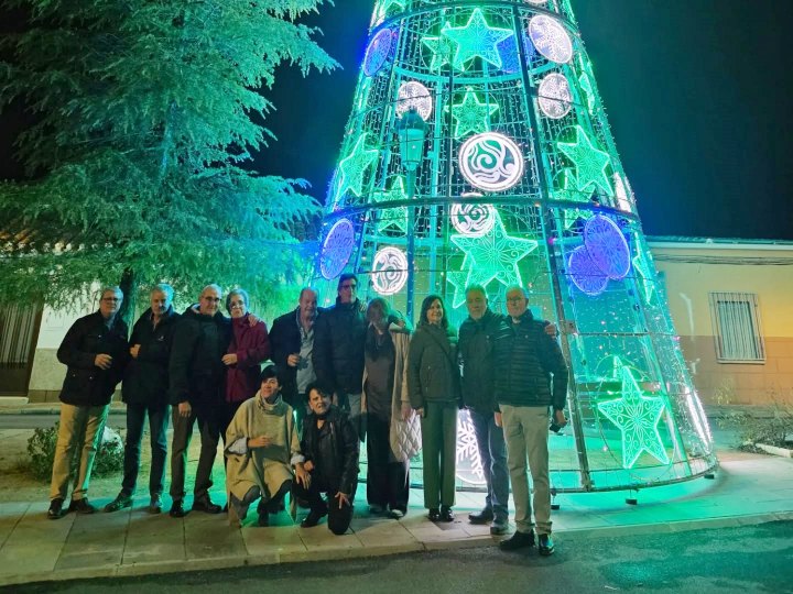 El Barrio San José Obrero celebra su encendido de luces con chocolatada, nuevos socios y emocionadas palabras de agradecimiento