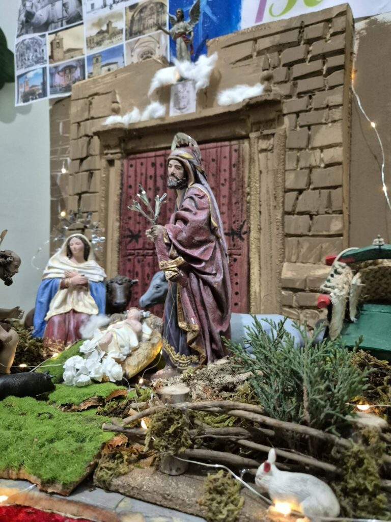 El belén de la Capilla de San Antón rinde homenaje al 450 aniversario de la Parroquia de la Asunción de Nuestra Señora 8 belen san anton 3