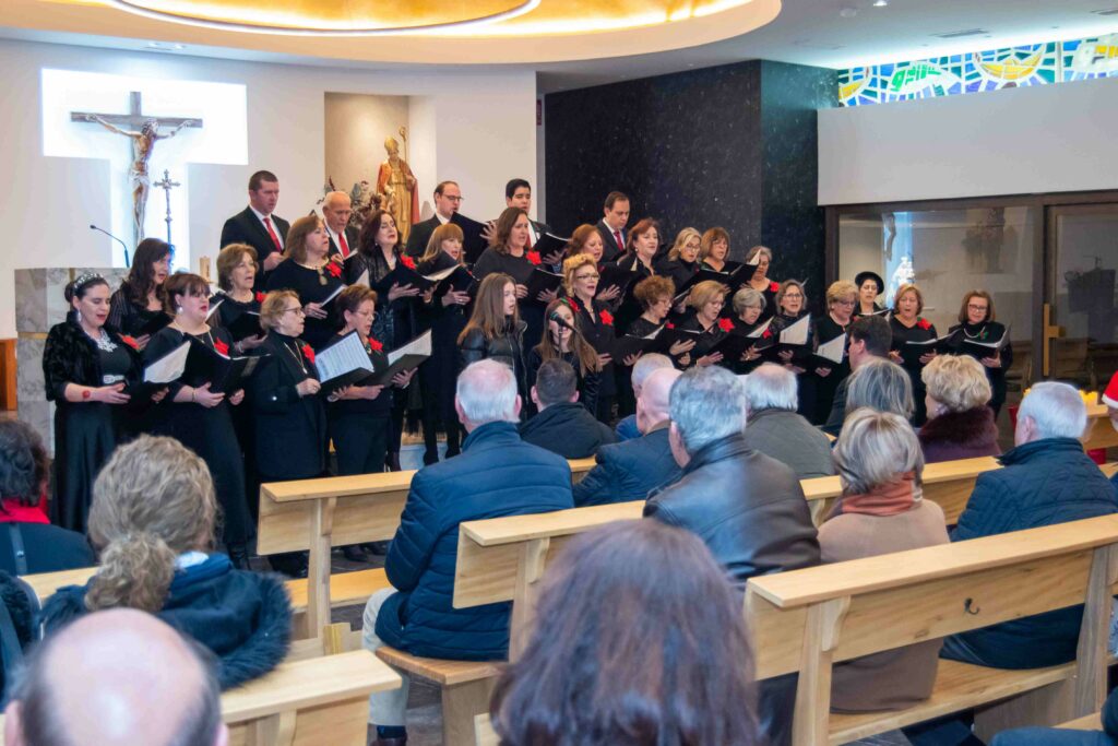 “Lux Aeterna” llena Santo Tomás de Villanueva en su V Concierto de Navidad 5 concierto coral lux aterna tomelloso parroquia santo tomas de villanueva 1