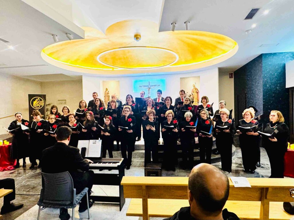 “Lux Aeterna” llena Santo Tomás de Villanueva en su V Concierto de Navidad 4 concierto coral lux aterna tomelloso parroquia santo tomas de villanueva 3