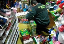 La Guardia Civil intensifica el control y las inspecciones de venta de pirotecnia durante la campaña navideña