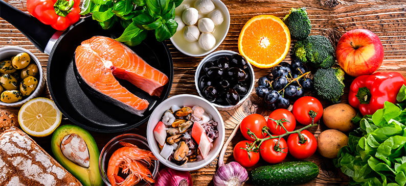 Castilla-La Mancha propondrá incluir conceptos de la Dieta Mediterránea en los currículos escolares y colaborar para tener mayor presencia en los restaurantes del medio rural