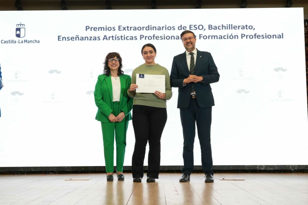 entrega de los premios extraordinarios de eso bachillerato enseanzas artsticas profesionales y formacin profesional 54960831192 o