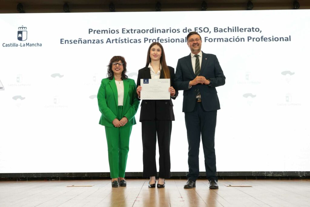 entrega de los premios extraordinarios de eso bachillerato enseanzas artsticas profesionales y formacin profesional 54960831202 o