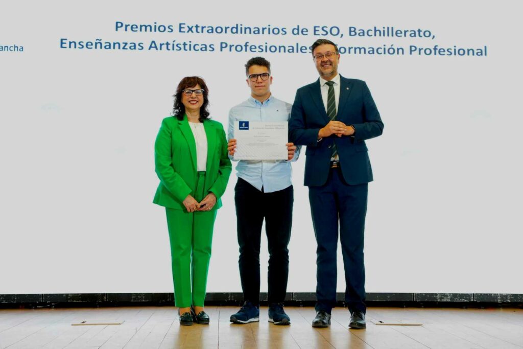 entrega de los premios extraordinarios de eso bachillerato enseanzas artsticas profesionales y formacin profesional 54960831232 o