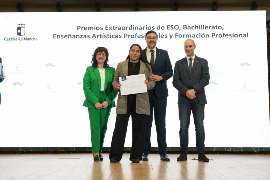 entrega de los premios extraordinarios de eso bachillerato enseanzas artsticas profesionales y formacin profesional 54960831517 o