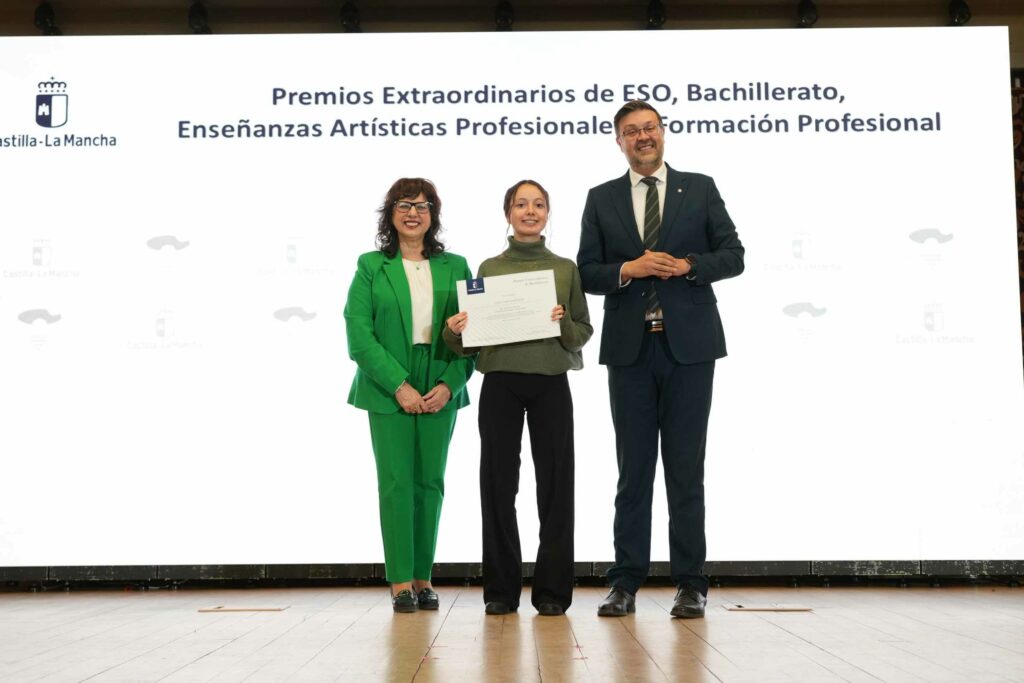 entrega de los premios extraordinarios de eso bachillerato enseanzas artsticas profesionales y formacin profesional 54960831572 o