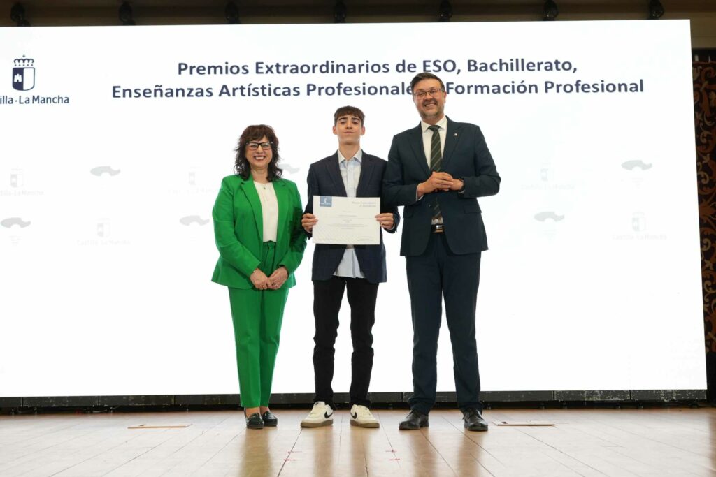 entrega de los premios extraordinarios de eso bachillerato enseanzas artsticas profesionales y formacin profesional 54960831587 o