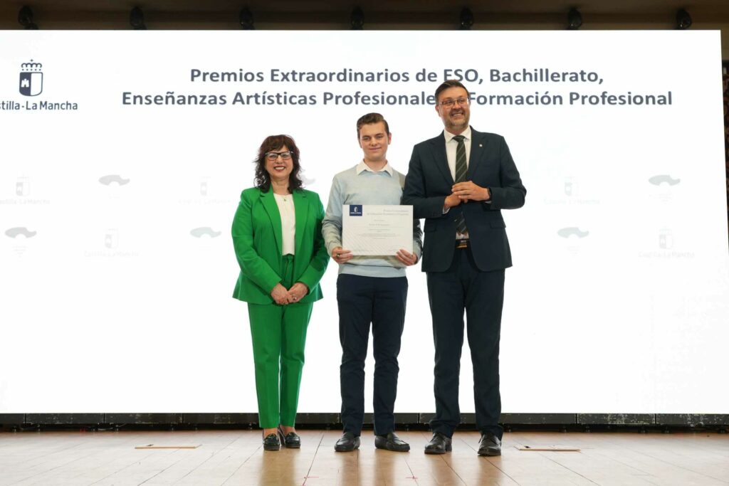 entrega de los premios extraordinarios de eso bachillerato enseanzas artsticas profesionales y formacin profesional 54960831607 o