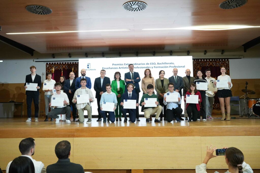 entrega de los premios extraordinarios de eso bachillerato enseanzas artsticas profesionales y formacin profesional 54961718831 o