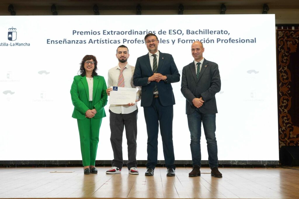 entrega de los premios extraordinarios de eso bachillerato enseanzas artsticas profesionales y formacin profesional 54961718866 o