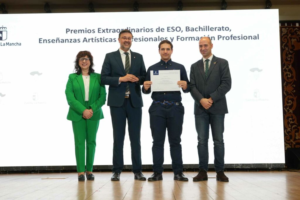 entrega de los premios extraordinarios de eso bachillerato enseanzas artsticas profesionales y formacin profesional 54961718886 o