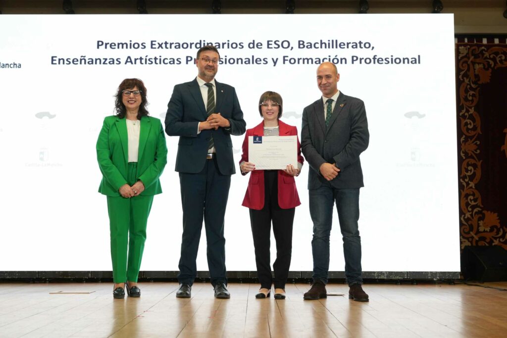 entrega de los premios extraordinarios de eso bachillerato enseanzas artsticas profesionales y formacin profesional 54961718896 o