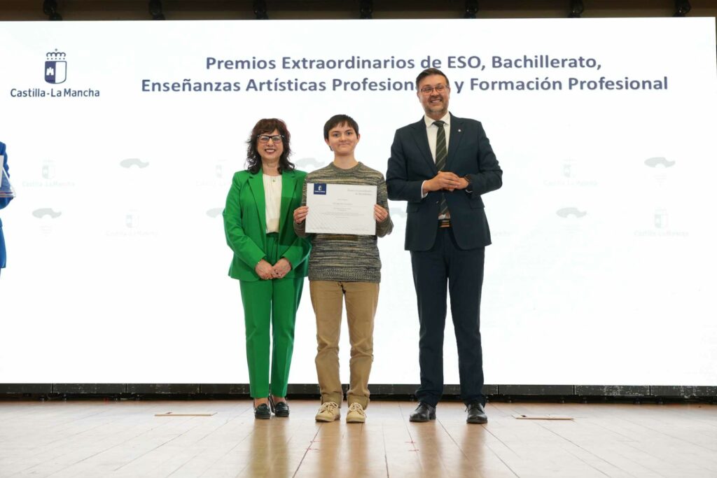 entrega de los premios extraordinarios de eso bachillerato enseanzas artsticas profesionales y formacin profesional 54961897198 o
