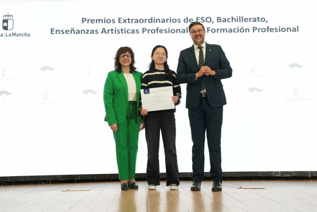 entrega de los premios extraordinarios de eso bachillerato enseanzas artsticas profesionales y formacin profesional 54961897243 o