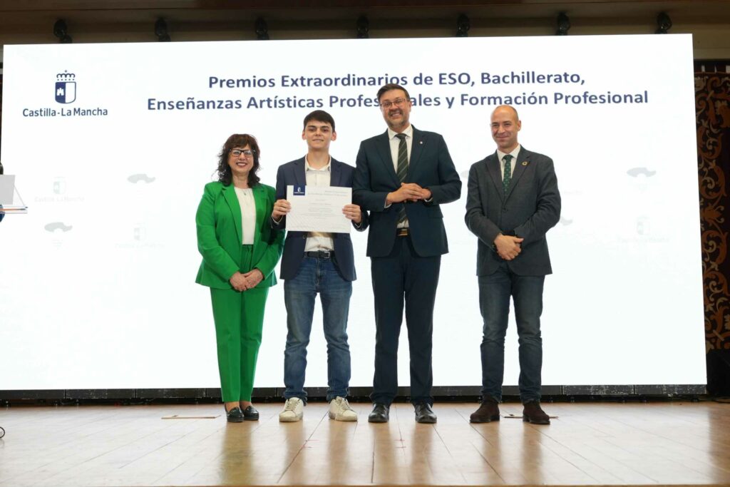 entrega de los premios extraordinarios de eso bachillerato enseanzas artsticas profesionales y formacin profesional 54961897453 o