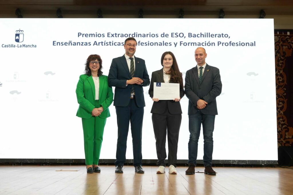 entrega de los premios extraordinarios de eso bachillerato enseanzas artsticas profesionales y formacin profesional 54961897478 o