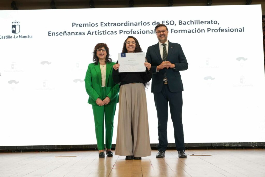 entrega de los premios extraordinarios de eso bachillerato enseanzas artsticas profesionales y formacin profesional 54961897613 o