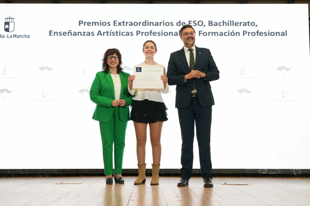entrega de los premios extraordinarios de eso bachillerato enseanzas artsticas profesionales y formacin profesional 54961897633 o