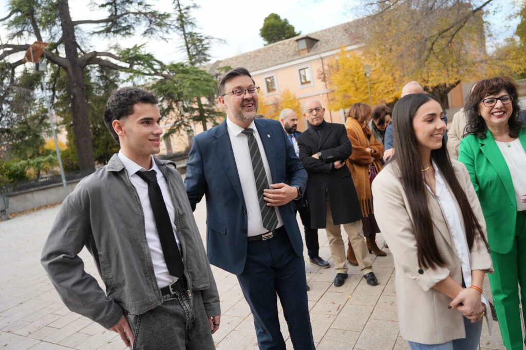 entrega de los premios extraordinarios de eso bachillerato enseanzas artsticas profesionales y formacin profesional 54961897768 o