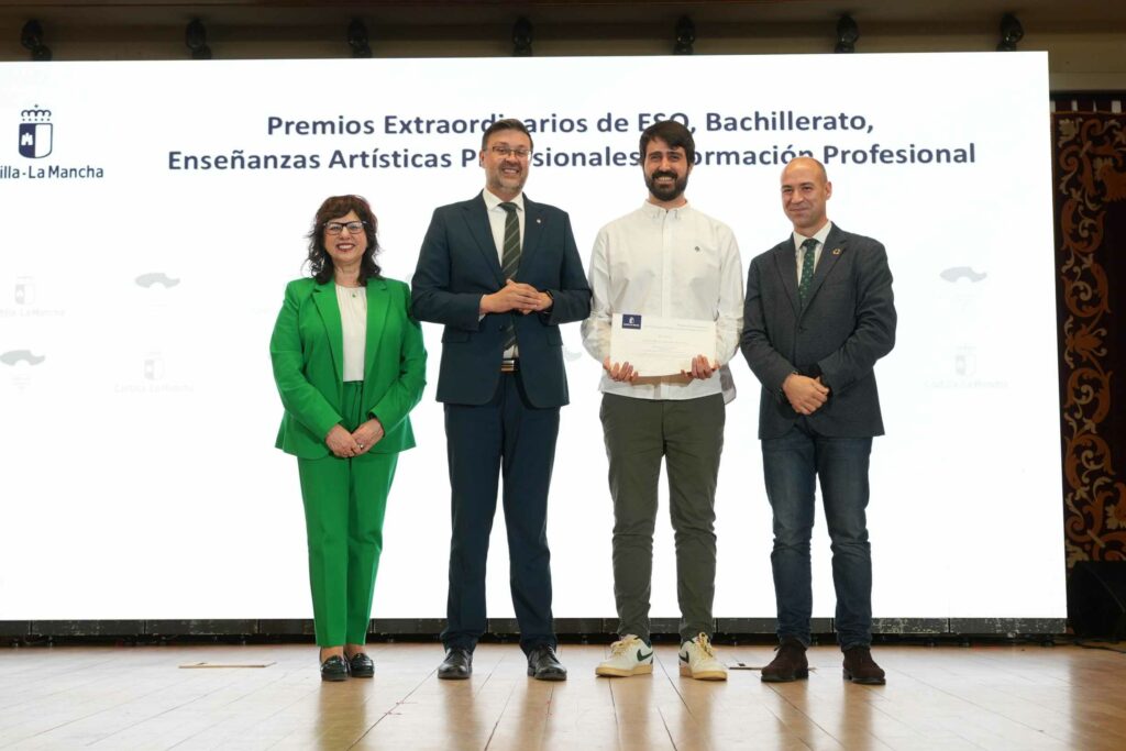 entrega de los premios extraordinarios de eso bachillerato enseanzas artsticas profesionales y formacin profesional 54961968304 o