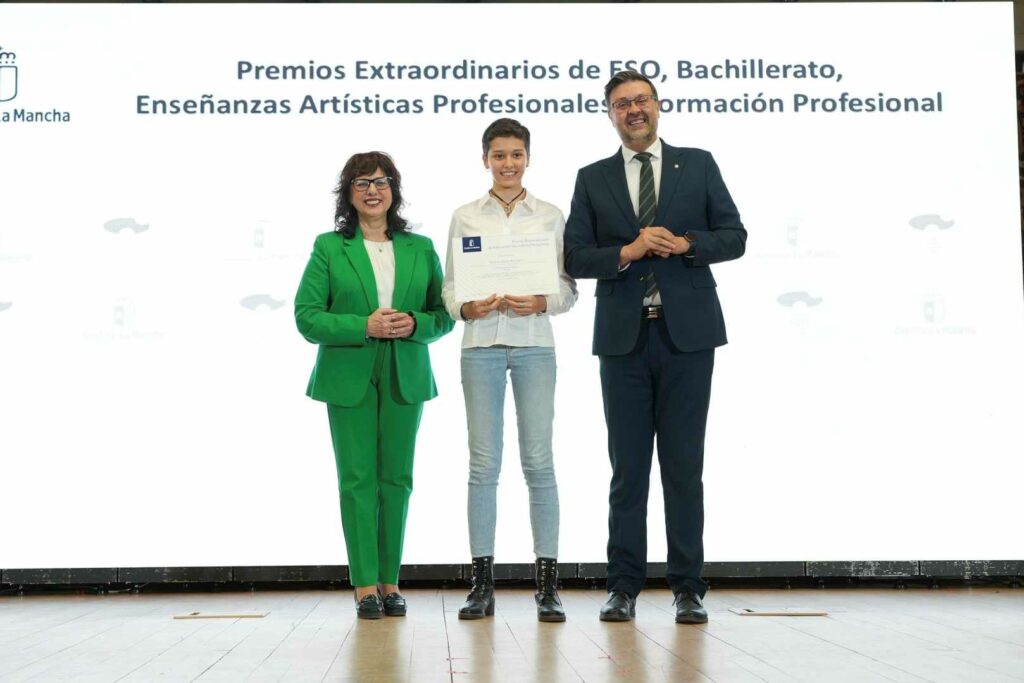 entrega de los premios extraordinarios de eso bachillerato enseanzas artsticas profesionales y formacin profesional 54961968379 o