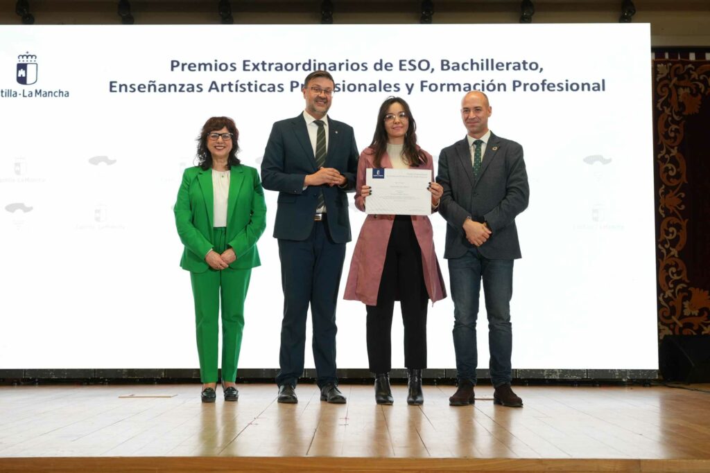 entrega de los premios extraordinarios de eso bachillerato enseanzas artsticas profesionales y formacin profesional 54961968574 o
