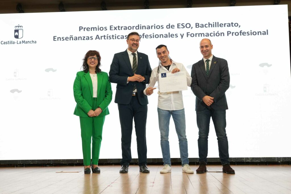 entrega de los premios extraordinarios de eso bachillerato enseanzas artsticas profesionales y formacin profesional 54961968744 o