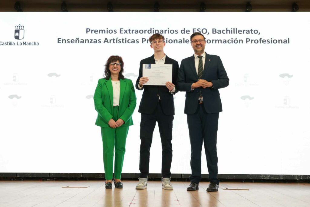 entrega de los premios extraordinarios de eso bachillerato enseanzas artsticas profesionales y formacin profesional 54961968814 o