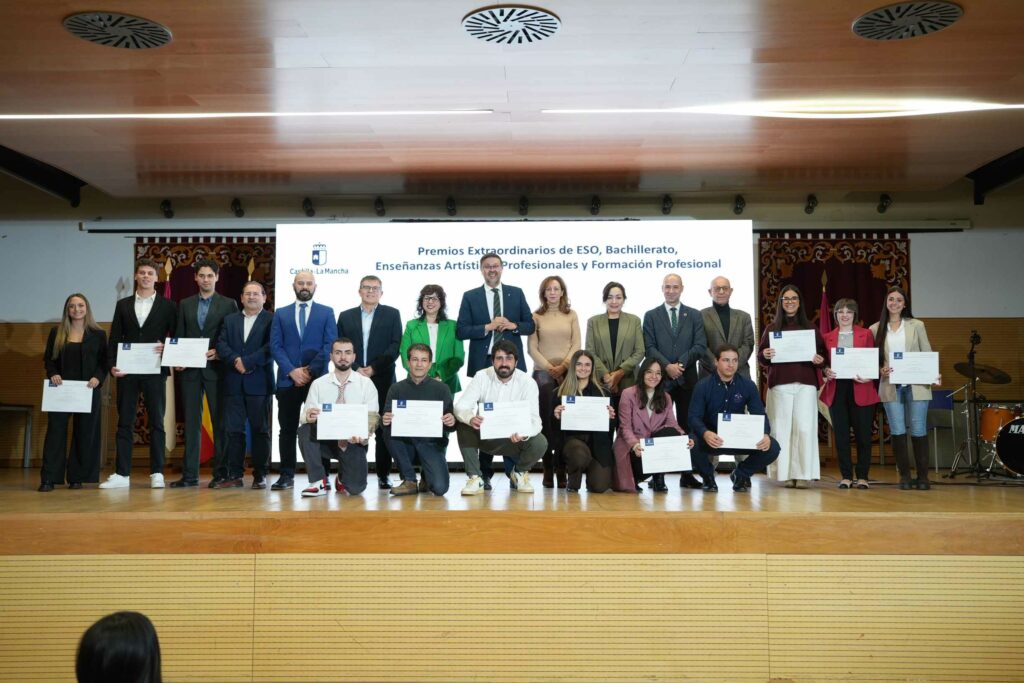entrega de los premios extraordinarios de eso bachillerato enseanzas artsticas profesionales y formacin profesional 54962024880 o