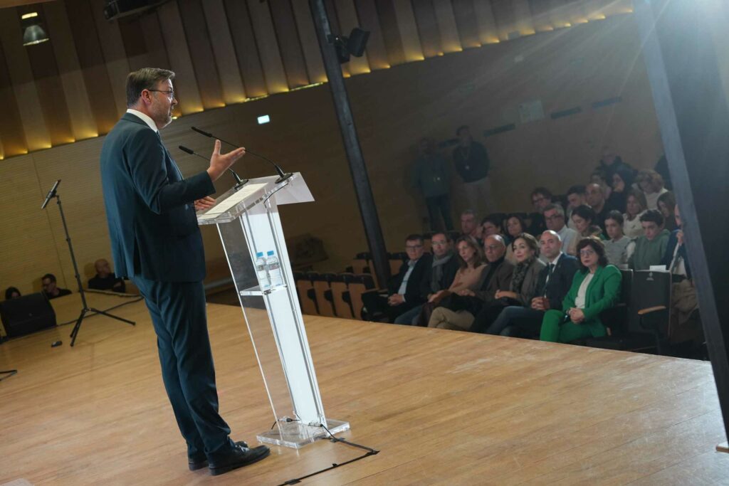 entrega de los premios extraordinarios de eso bachillerato enseanzas artsticas profesionales y formacin profesional 54962025110 o