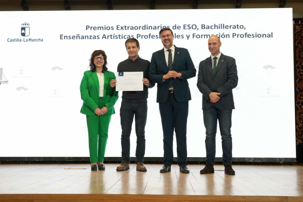 entrega de los premios extraordinarios de eso bachillerato enseanzas artsticas profesionales y formacin profesional 54962025240 o