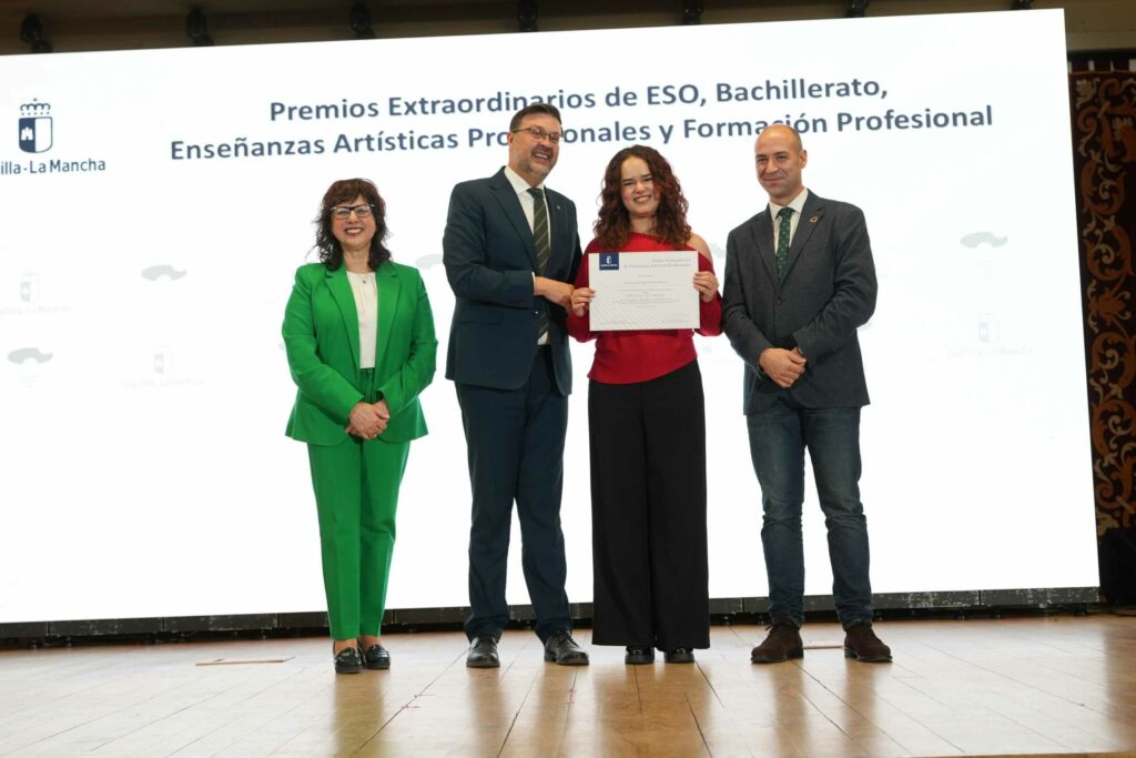 entrega de los premios extraordinarios de eso bachillerato enseanzas artsticas profesionales y formacin profesional 54962025275 o