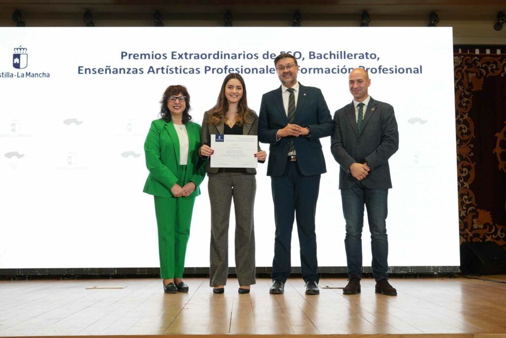 entrega de los premios extraordinarios de eso bachillerato enseanzas artsticas profesionales y formacin profesional 54962025280 o