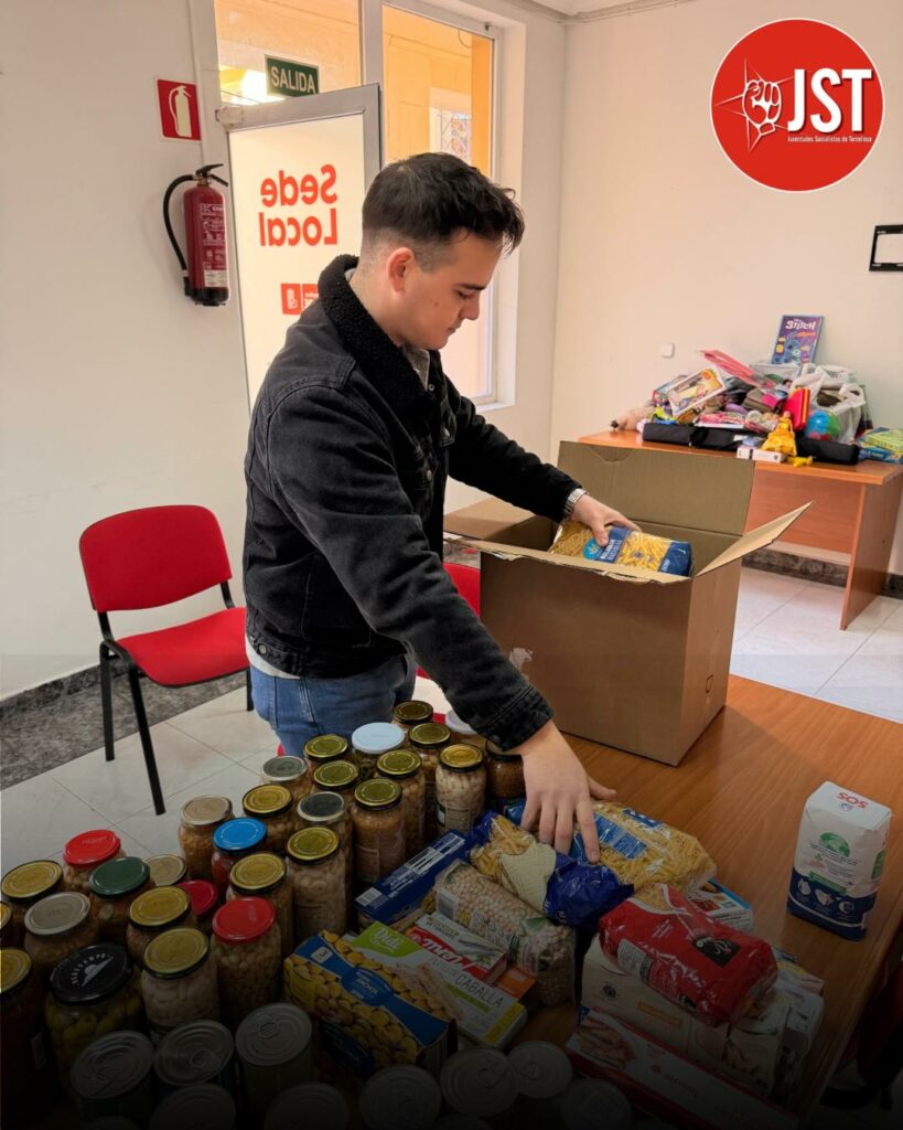 Juventudes Socialistas y PSOE de Tomelloso reparten las donaciones recogidas en la campaña benéfica del 23 de diciembre 3 epartodonaciones 6