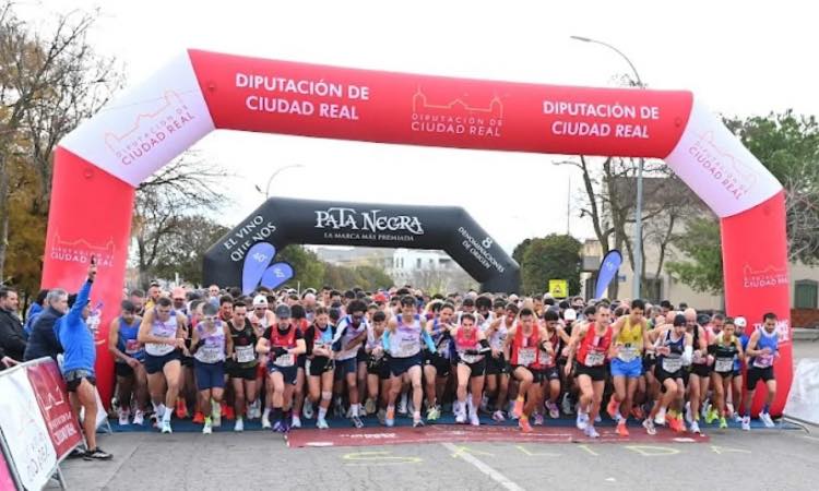 El A.C. Manchathon firma un diciembre sobresaliente y corona 25 años de historia con éxito en Valencia y Málaga 5 exitomanchathonvalencia 12