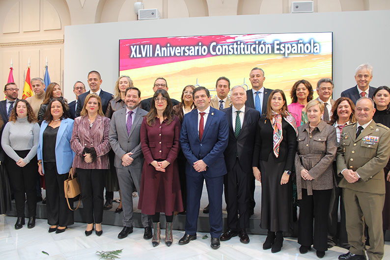 Blanca Fernández asegura que hoy hay que reivindicar “el magnífico recorrido de 47 años de democracia, igualdad, justicia y libertad”
