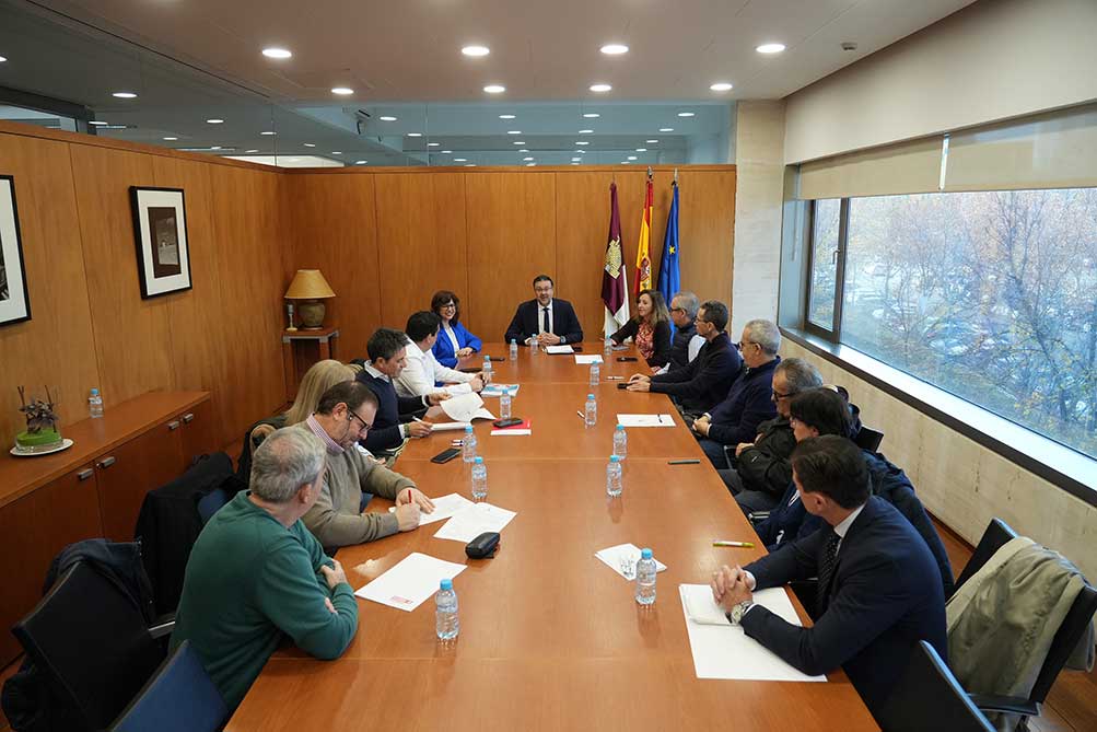 Gobierno regional, sindicatos, patronales y enseñanza privada-concertada firman un acuerdo para las jubilaciones parciales del profesorado