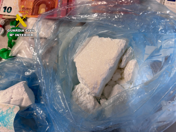 La Guardia Civil de Albacete detiene a ocho personas y desarticula dos activos puntos de venta de drogas en la localidad de Villarrobledo 4 La Guardia Civil de Albacete detiene a ocho personas y desarticula dos activos puntos de venta de drogas en la localidad de Villarrobledo