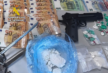 La Guardia Civil de Albacete detiene a ocho personas y desarticula dos activos puntos de venta de drogas en la localidad de Villarrobledo 1 La Guardia Civil de Albacete detiene a ocho personas y desarticula dos activos puntos de venta de drogas en la localidad de Villarrobledo