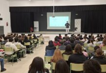 El IES Eladio Cabañero participa en el programa internacional “Experience AI” para educar sobre inteligencia artificial.