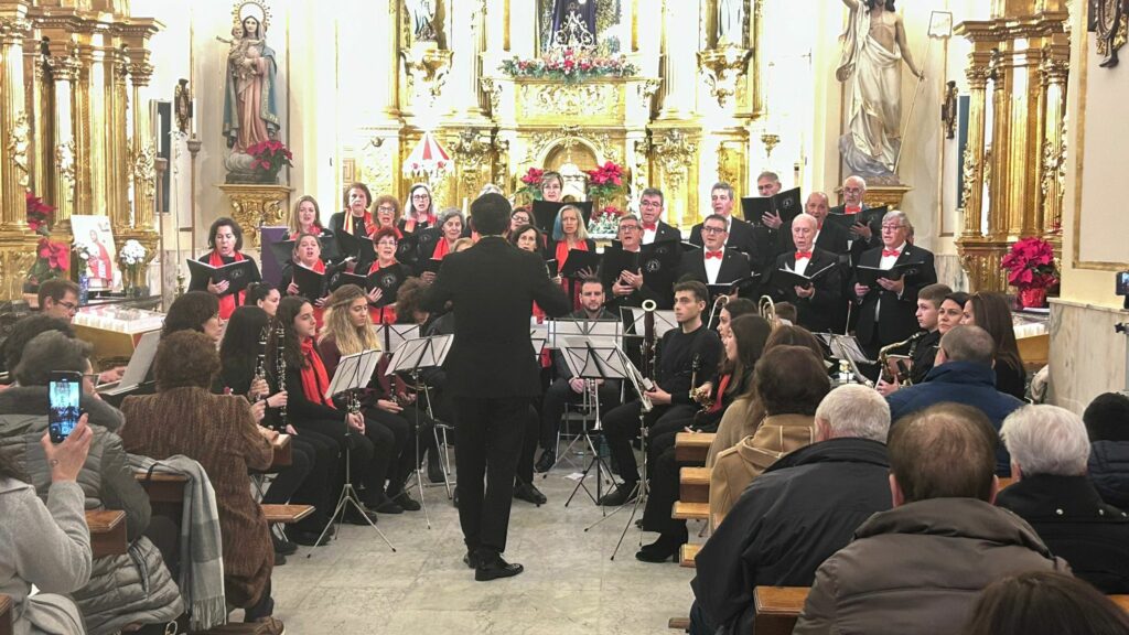 Lux Aeterna y la Coral de Urda unen sus voces y cierran el XVI Concierto de Navidad con un “Adeste Fideles” conjunto 2 luxaeterna urda 10