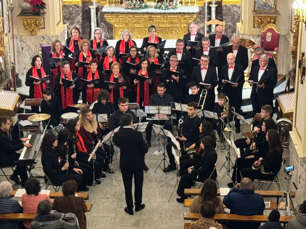 Lux Aeterna y la Coral de Urda unen sus voces y cierran el XVI Concierto de Navidad con un “Adeste Fideles” conjunto 6 luxaeterna urda 6