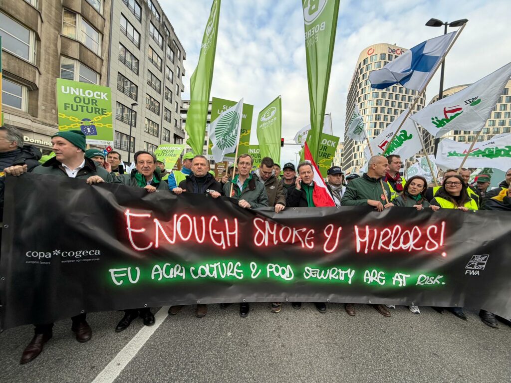 El campo español dice “basta” ante la UE: “No se nos puede pedir más sacrificios por menos” 4 manifestacion bruselas asaja 16