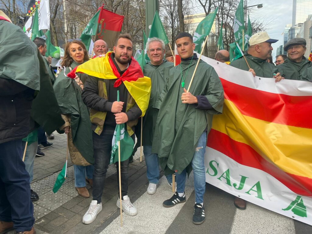 El campo español dice “basta” ante la UE: “No se nos puede pedir más sacrificios por menos” 5 manifestacion bruselas asaja 17