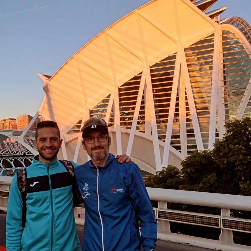 Del sacrificio al disfrute: Miguel Carlos González del JM Serna Seguros completa su 13º maratón y conquista de nuevo Valencia