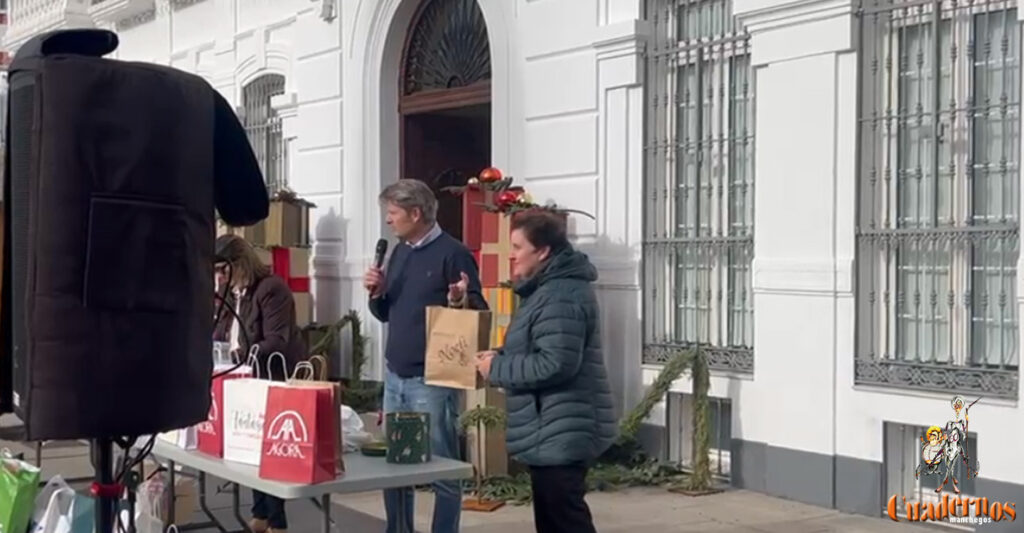 El “Mileurazo” de la AECT reparte tres premios de 1.000 euros y más de 70 regalos entre los clientes del comercio local 1 mileurazo ganadores 2025 4