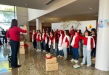 La música navideña llena de emoción el Hospital de Tomelloso